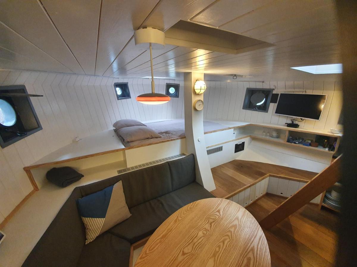 De Coaster & Aquarium Ponton Otel Rotterdam Dış mekan fotoğraf