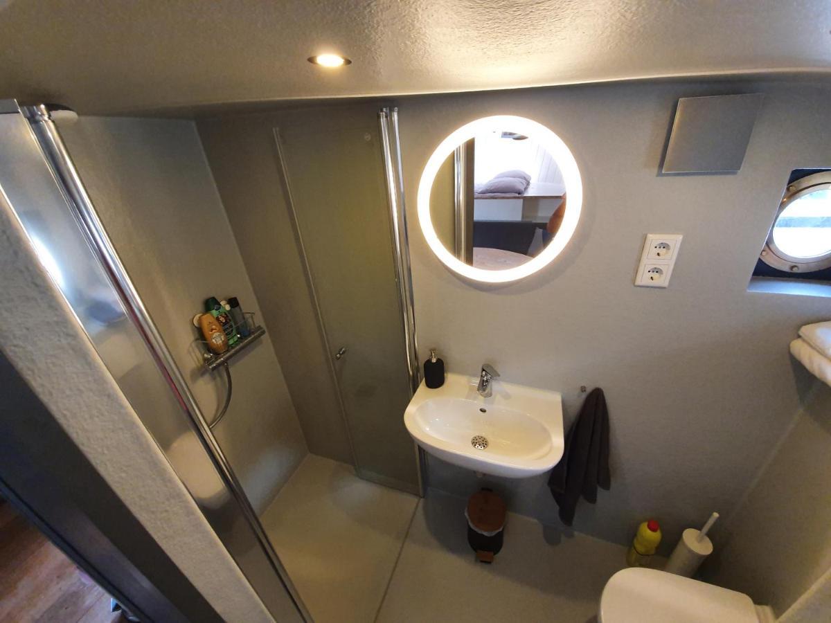De Coaster & Aquarium Ponton Otel Rotterdam Dış mekan fotoğraf