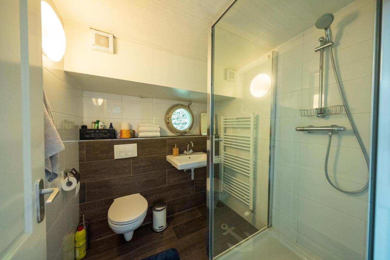 De Coaster & Aquarium Ponton Otel Rotterdam Dış mekan fotoğraf
