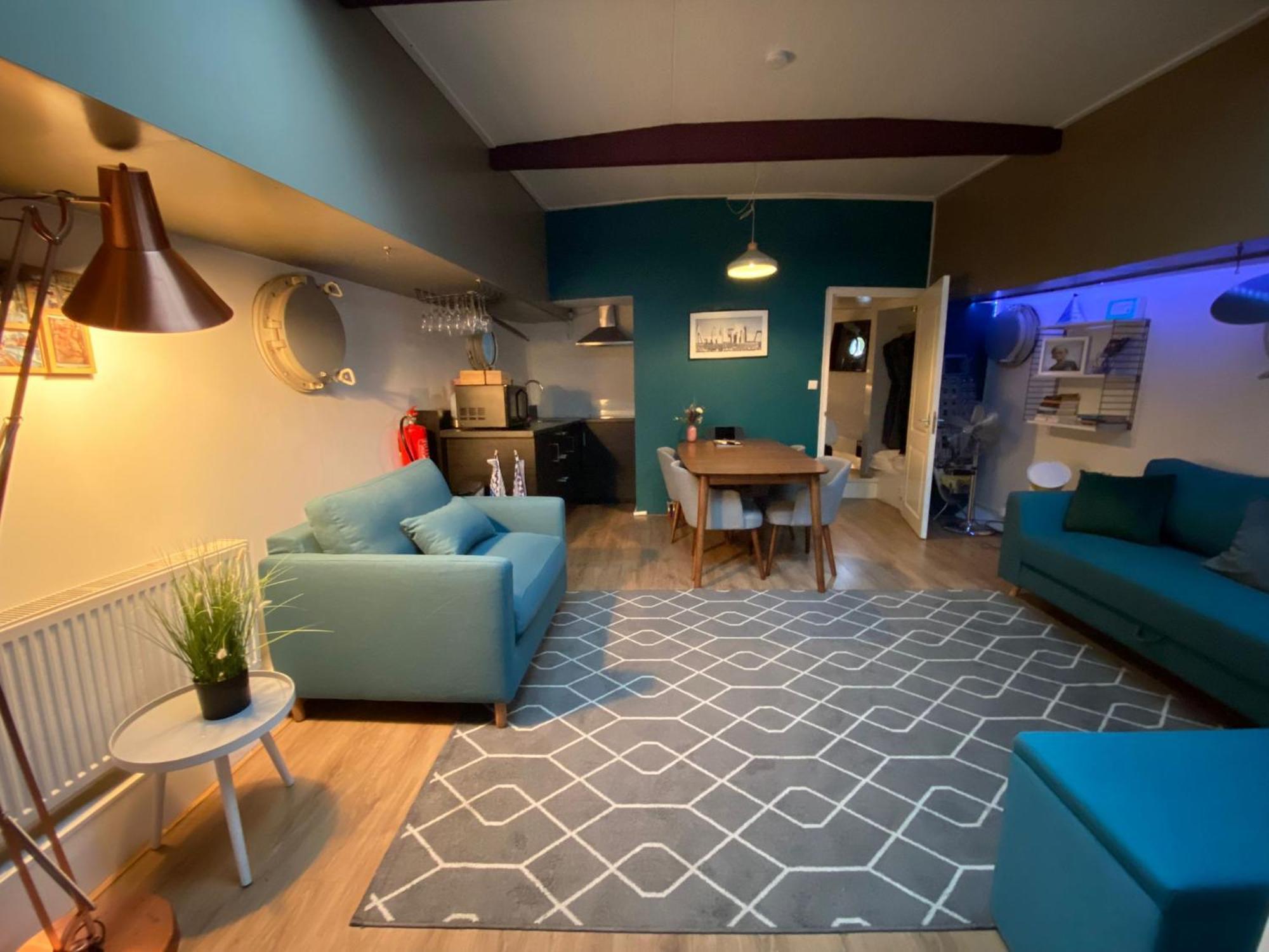 De Coaster & Aquarium Ponton Otel Rotterdam Dış mekan fotoğraf
