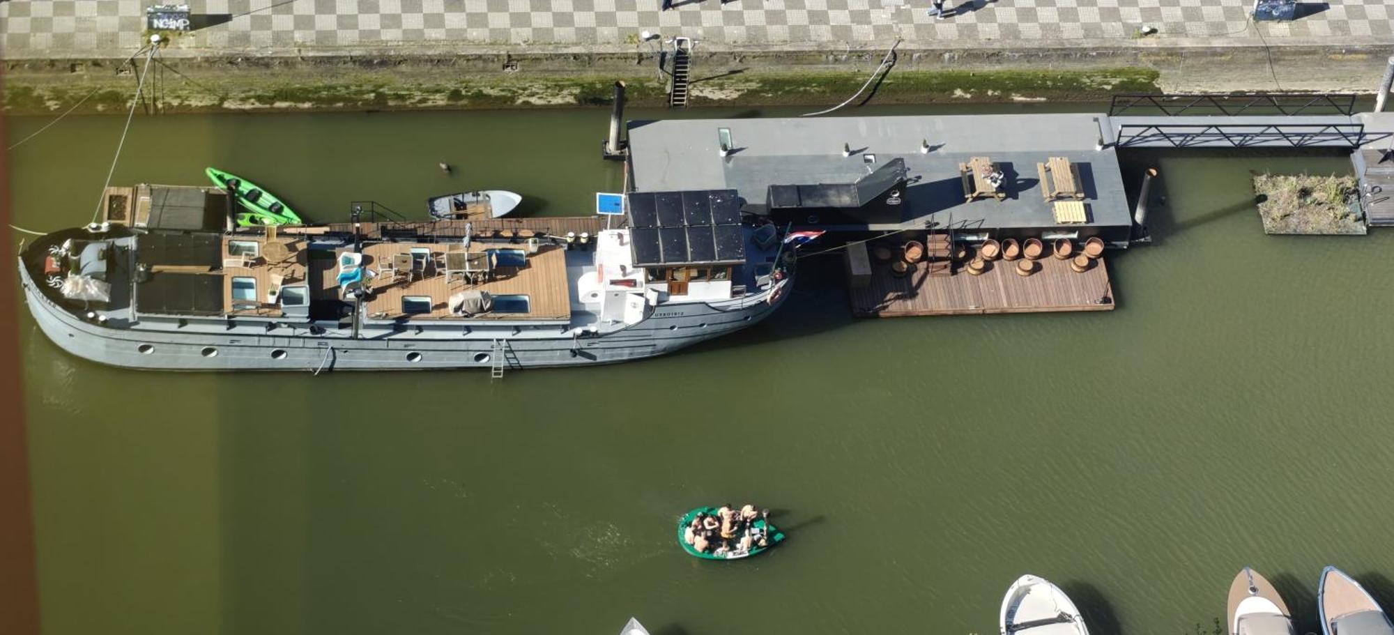 De Coaster & Aquarium Ponton Otel Rotterdam Dış mekan fotoğraf